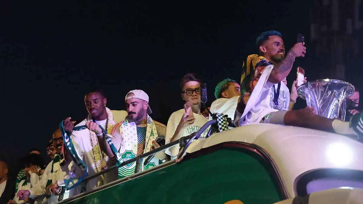 5 استفزازات و3 نقاط.. الأهلي السعودي "يستنفر" النصر