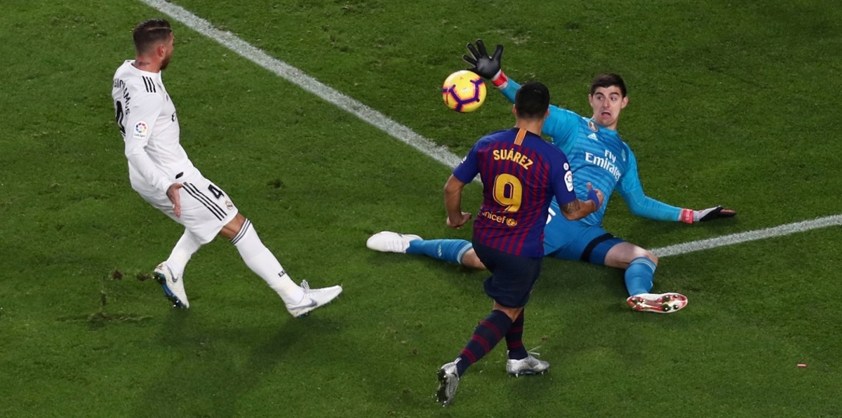 لويس سواريز يدخل تاريخ برشلونة بعد "هاتريك" الكلاسيكو أمام ريال مدريد