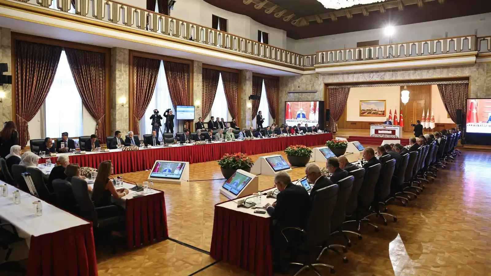 لإنجاح عملية السلام.. أكراد تركيا يضعون لغتهم الأم على طاولة الحقوق