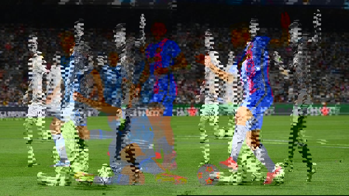 سبورت: جوردي ألبا قد يغيب عن مباراة الكلاسيكو بين ريال مدريد وبرشلونة