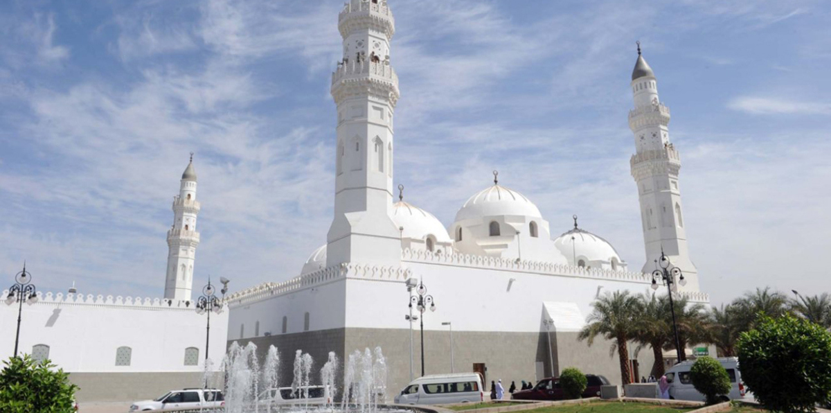 بتوجيه من الملك سلمان.. السعودية تفتح مسجد قباء على مدار الساعة