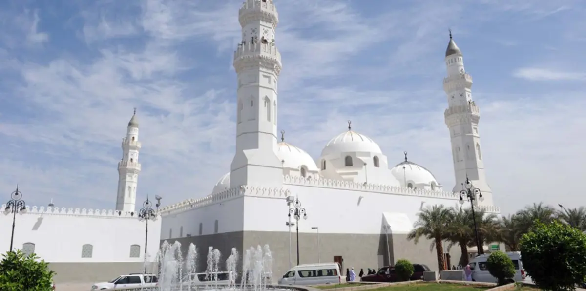 بتوجيه من الملك سلمان.. السعودية تفتح مسجد قباء على مدار الساعة