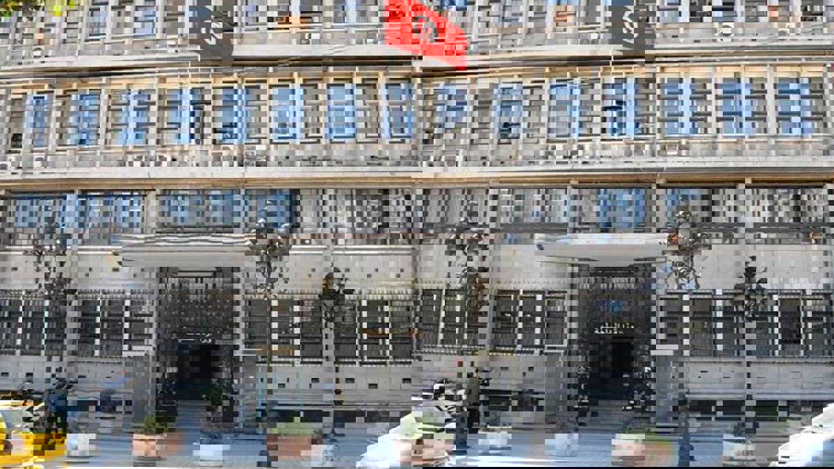 "الداخلية التونسية" تنفي انتهاك حقوق الإنسان في مراكز التوقيف
