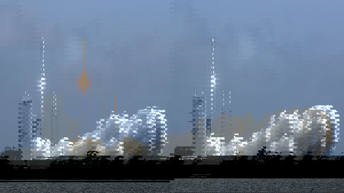 "سبايس إكس" تطلق مسيّرة فضائية عسكرية أمريكية في مهمة بحثية