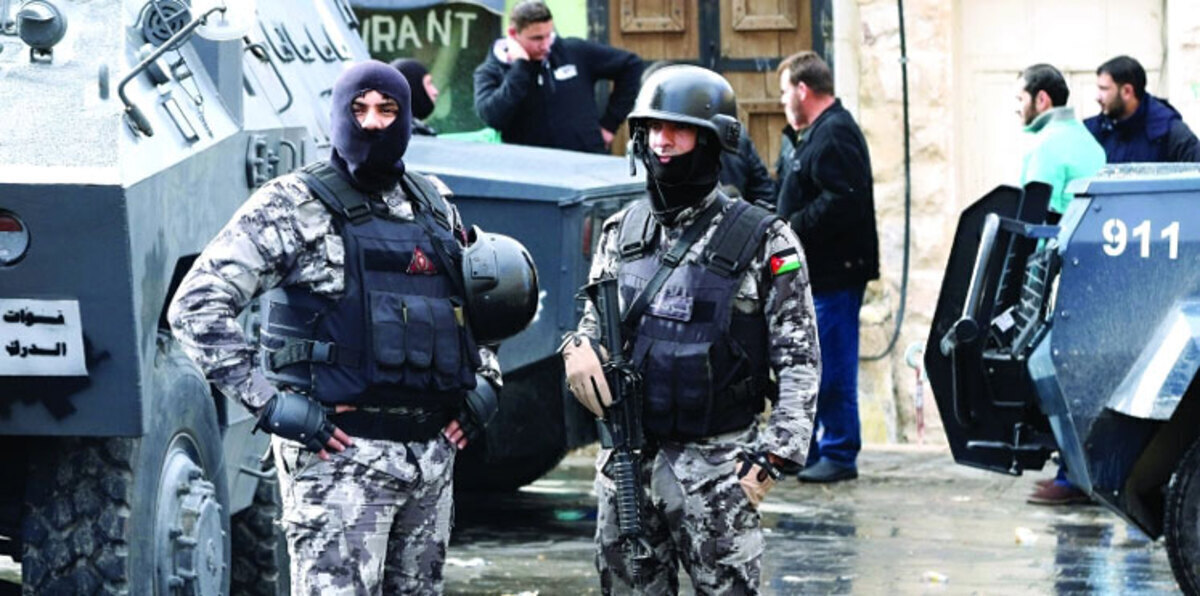 داعش يتبنى هجوم الكرك في الأردن ويعلن أسماء المنفذين