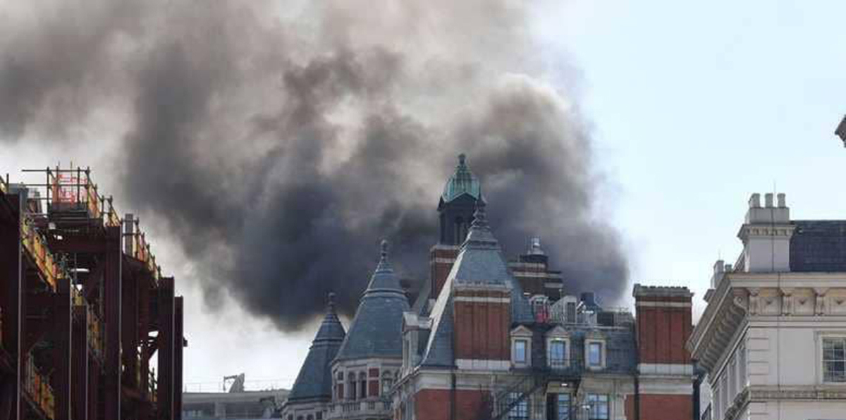 اندلاع حريق ضخم وسط لندن (صور وفيديو)