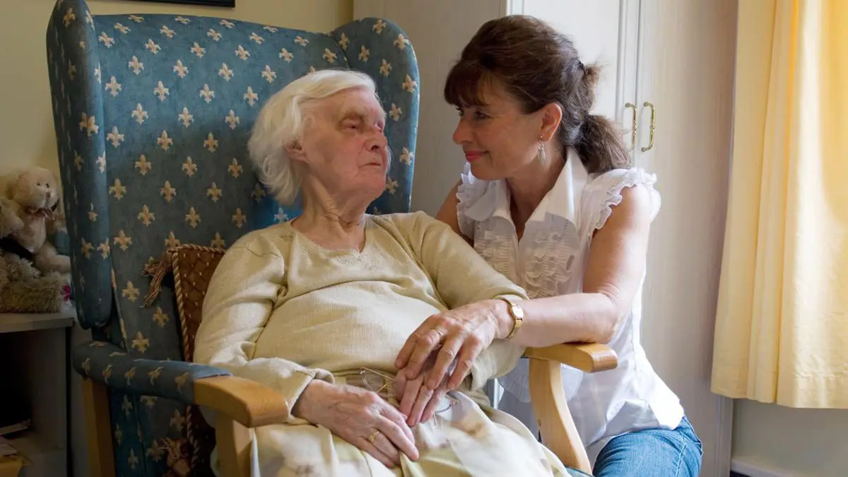 دراسة: قصيرات القامة أكثر عرضة للوفاة مع تقدمهن بالعمر