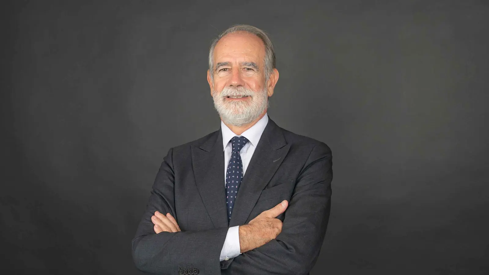 "غفوة قصيرة" تتسبب بخسارة سفير إسباني لمنصبه (فيديو)