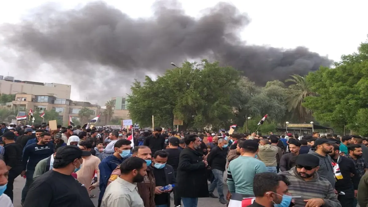 العراق.. قتيل و أكثر من 20 جريحا في صدامات بين أنصار مقتدى الصدر ومتظاهرين بذي قار