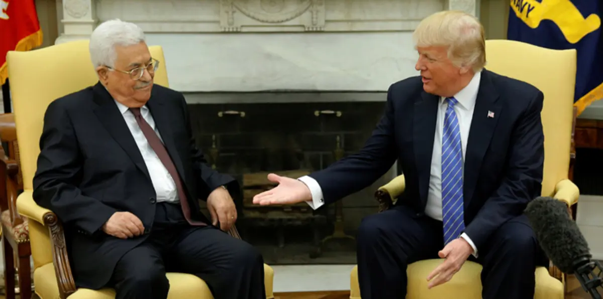 ترامب يحذف تغريدة قال فيها إنه "تشرف" بلقاء الرئيس الفلسطيني محمود عباس