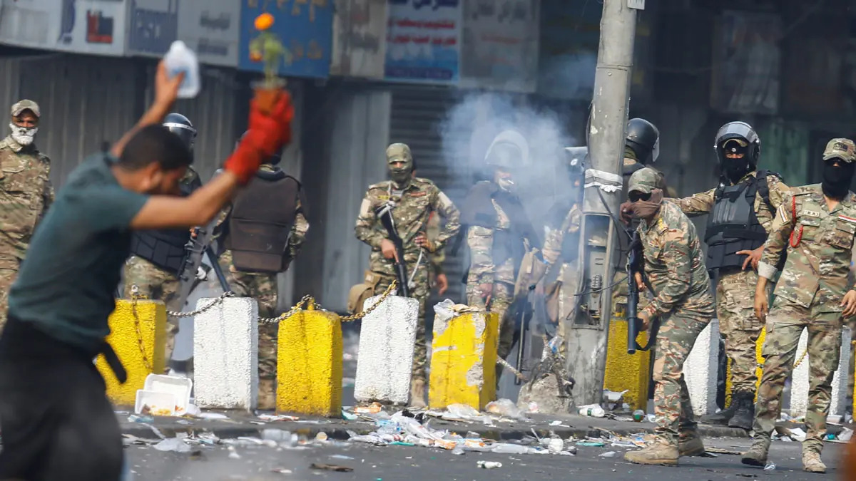 العراق .. إزالة الحواجز الخراسانية قرب موقع الاحتجاج الرئيس في بغداد