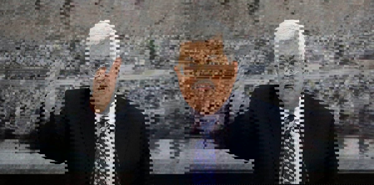 ما دوافع محمود عباس لفرض العقوبات على غزة؟