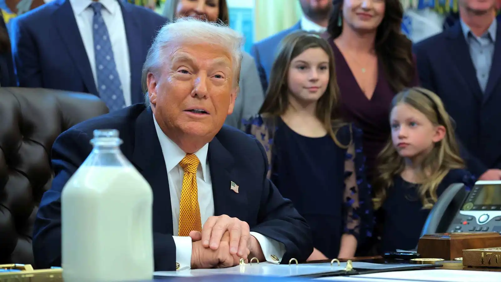 حرب "كاملة الدسم".. الحليب يعيد أزمة السياسة الغذائية الأمريكية للواجهة