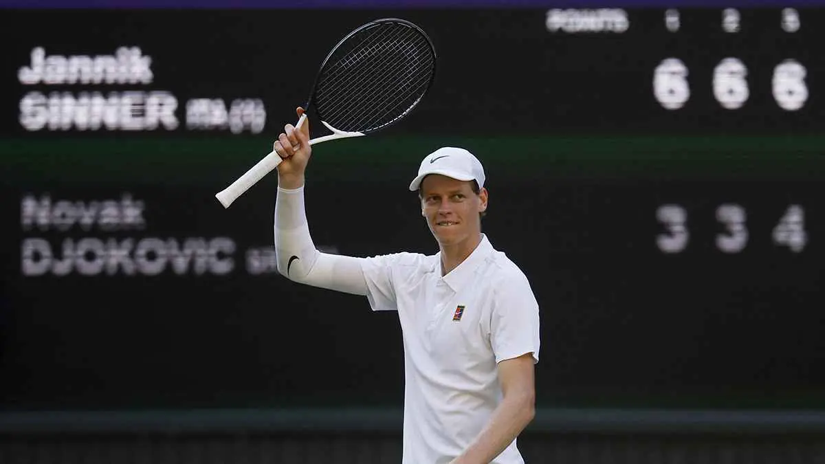 يانيك سينر يقصي ديوكوفيتش ويتأهل لنهائي ويمبلدون للمرة الأولى