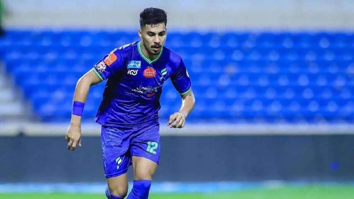 سعيد باعطية نجم الفتح يكشف حقيقة إساءته لمشجع هلالي (صورة)