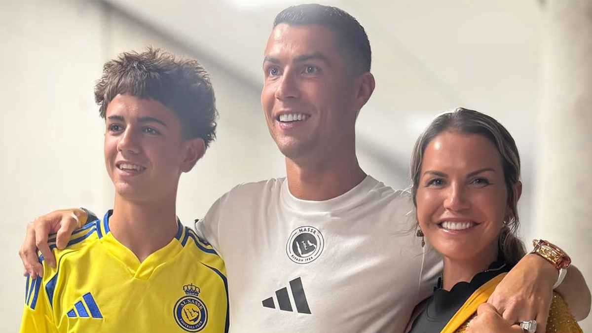 10 صور رائعة لكريستيانو رونالدو مع شقيقته وأبنائها (شاهد)