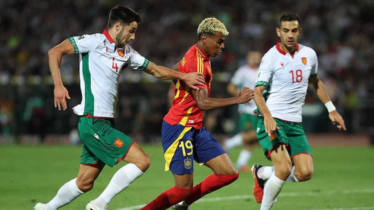 لامين يامال "يفجر" مخاوف برشلونة ومنتخب إسبانيا