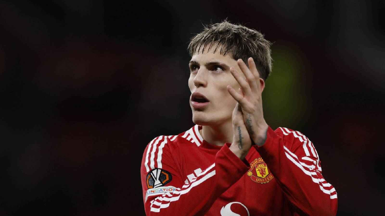 غارناتشو يثير غضب جمهور مانشستر يونايتد بصورة السيجارة الإلكترونية (شاهد)