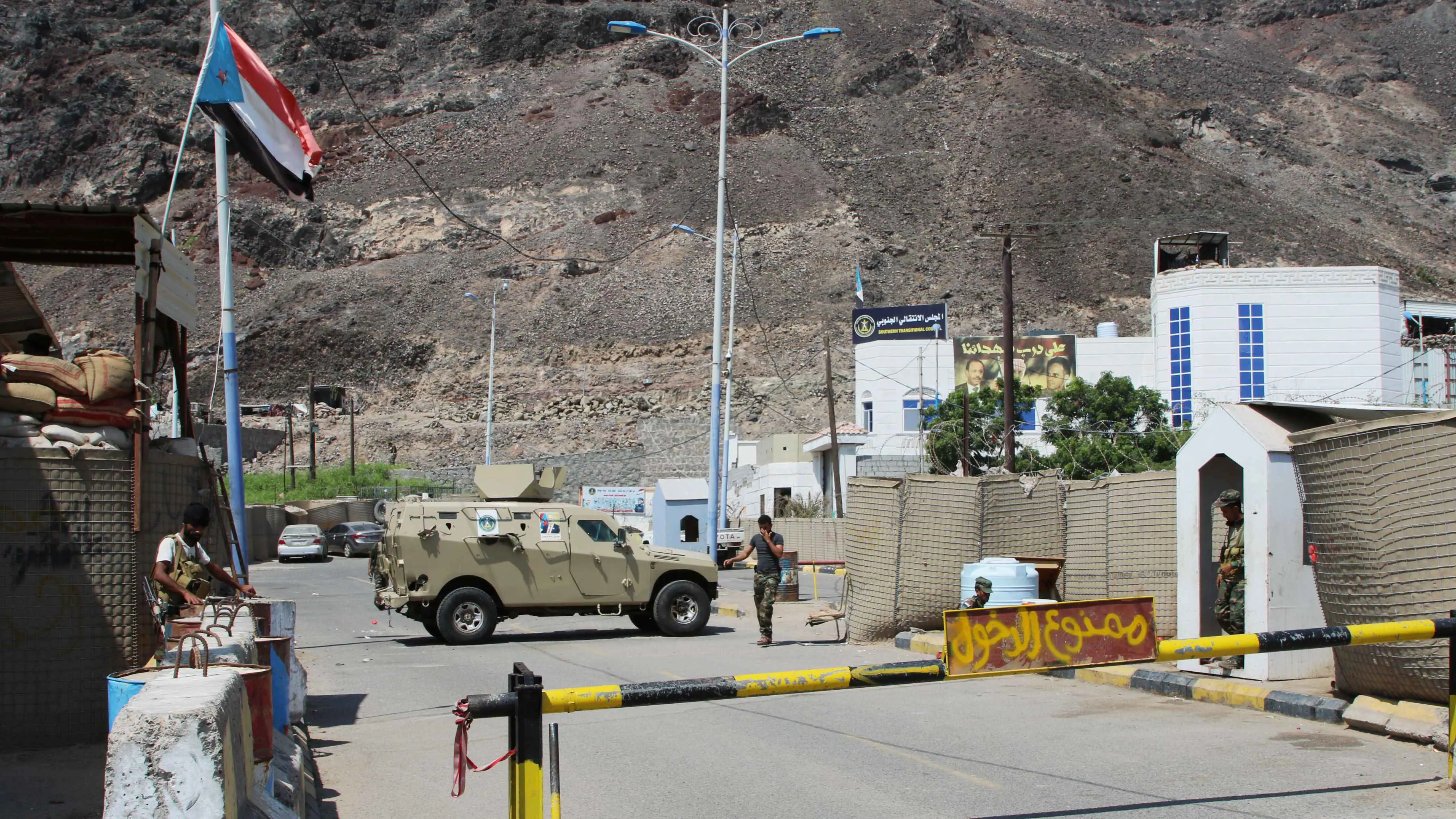 اليمن.. أحكام بالإعدام والسجن لعصابة اغتالت أئمة مساجد وعسكريين