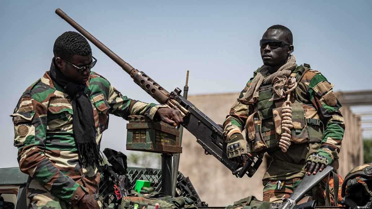 "فورين بوليسي": الانهيار في مالي صنيعة حكامها العسكريين