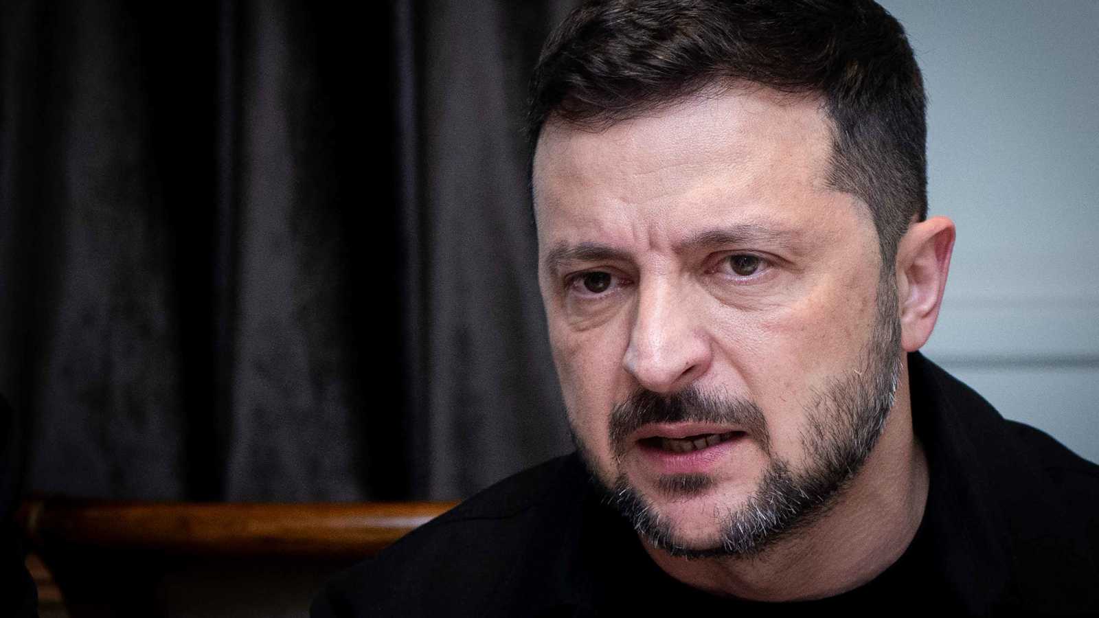 زيلينسكي: لن نسحب قواتنا من دونباس