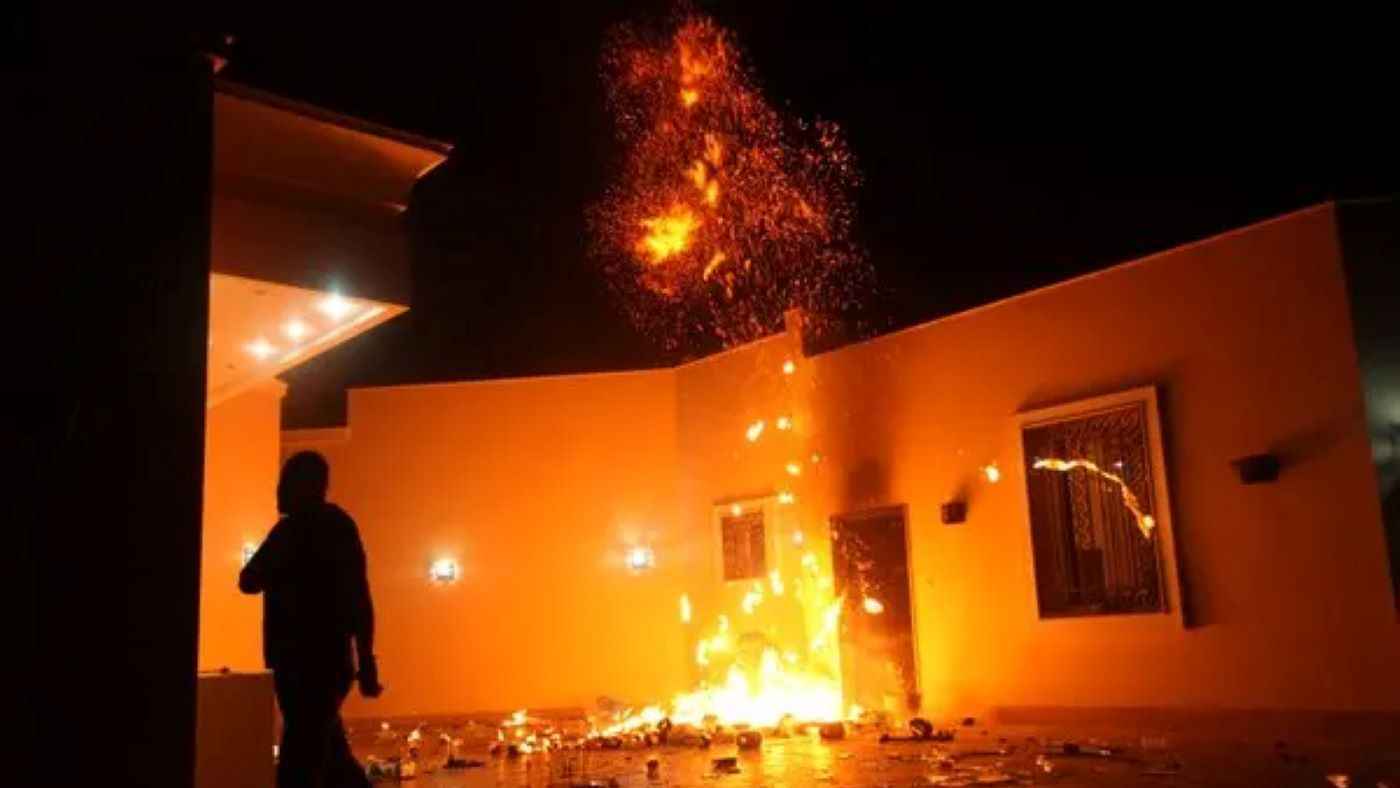 حرائق غامضة في ليبيا.. ألغاز تثير الجدل واتهامات لـ"الجن"