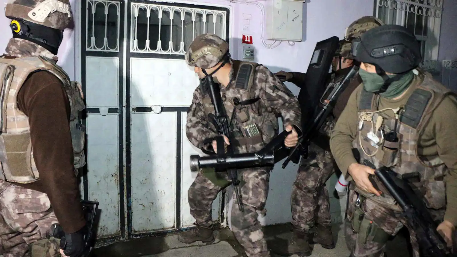 خلق "شبكة ناعمة" للتمدد في أراضيها.. داعش يتأهب لمواجهة دامية مع الدولة التركية