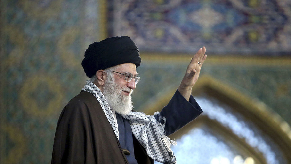 فيسبوك يغلق صفحة المرشد الإيراني باللغة العربية