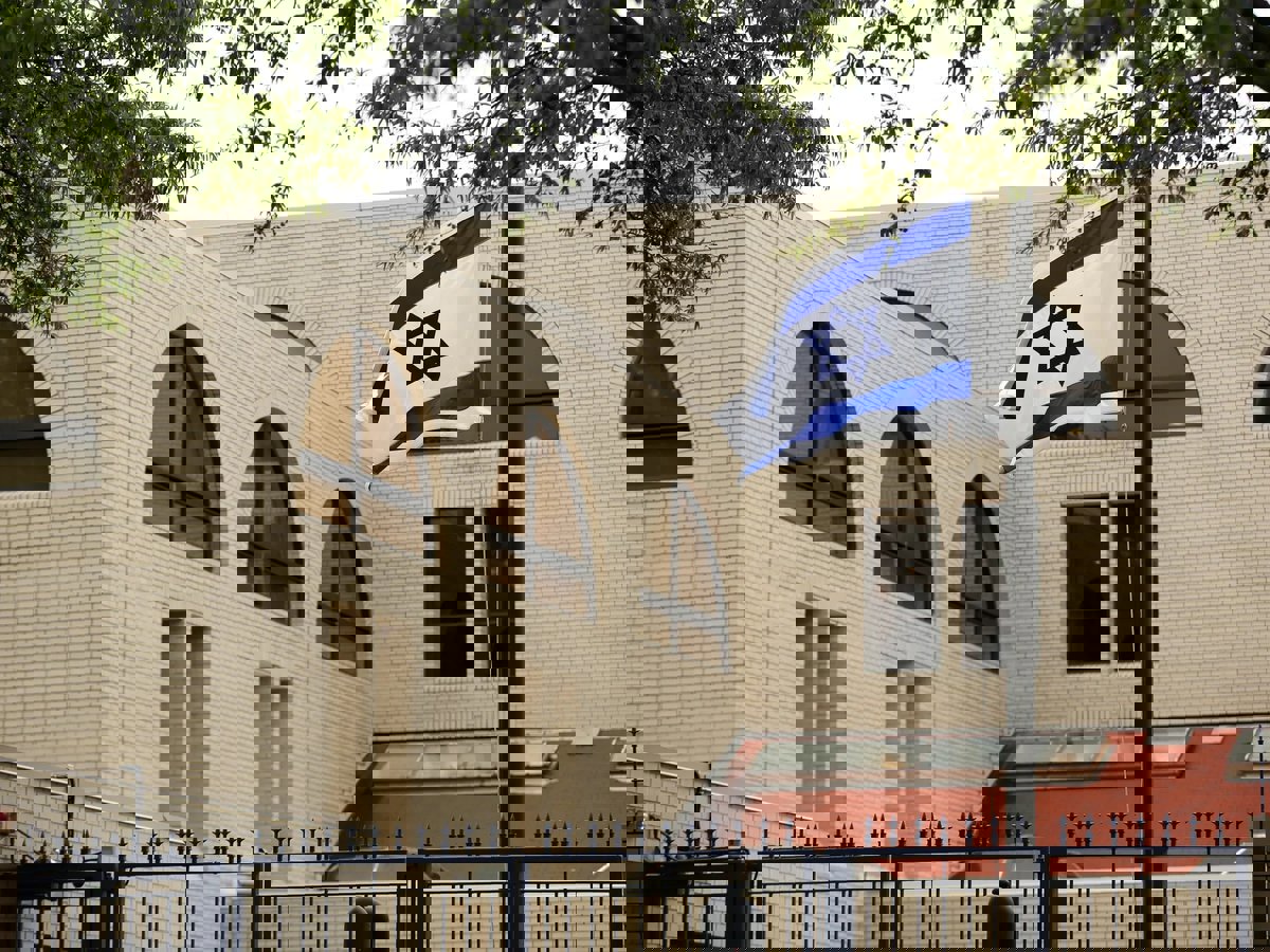 جندي أمريكي يحرق نفسه أمام سفارة إسرائيل في واشنطن‎ (فيديو وصور)