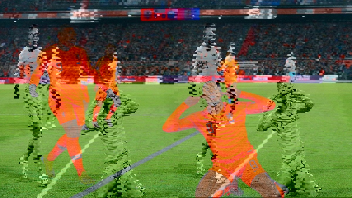 قمة هولندا وإنجلترا وصدام الصفاقسي والترجي.. مواعيد مباريات اليوم والقنوات الناقلة