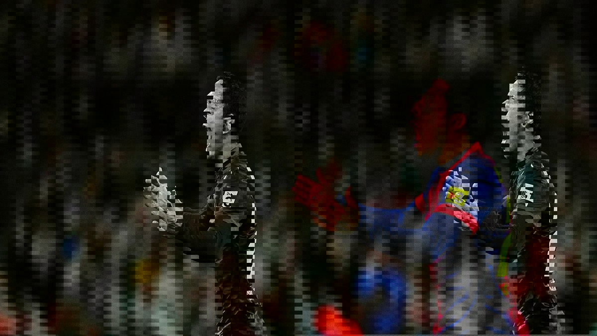 نادي الهلال السعودي يسعى لضم أدريانو لاعب برشلونة السابق