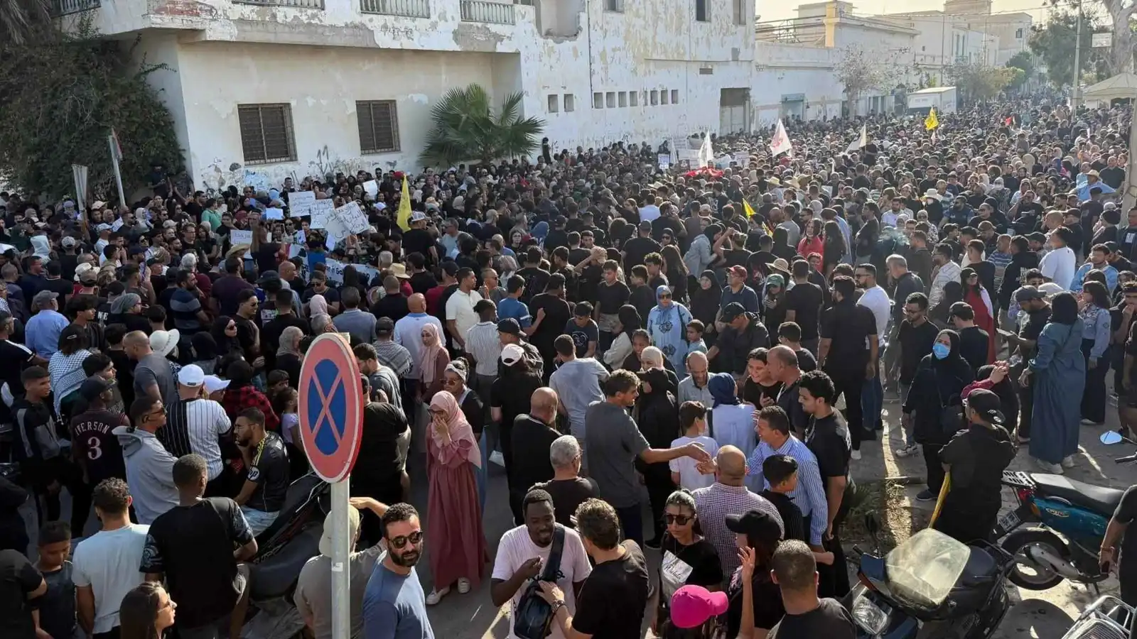 تونس.. البرلمان يعقد جلسة مع الحكومة بشأن التطورات في قابس