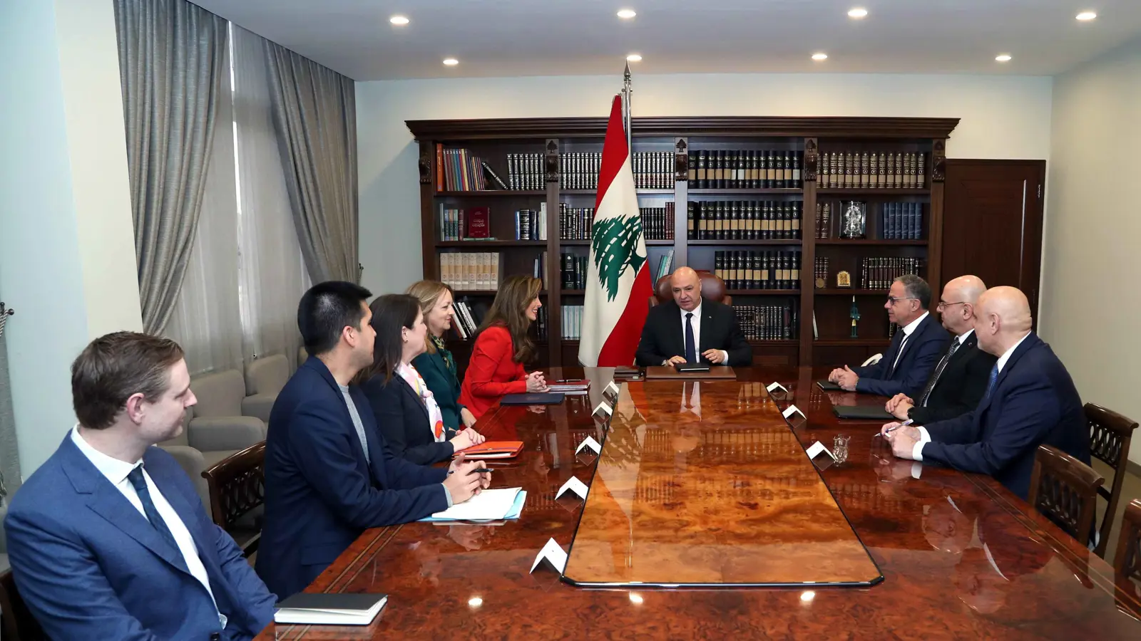 عون يضع أمام نائبة مبعوث ترامب محددات الاستقرار في جنوب لبنان