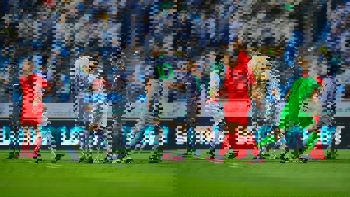 السعودية تكتسح سنغافورة وتتصدر المجموعة الرابعة بتصفيات كأس العالم وبطولة آسيا (فيديو)