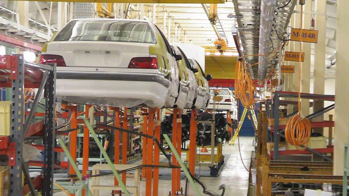 الحكومة الإيرانية ترفع أسعار قطع غيار السيارات بنسبة 70%