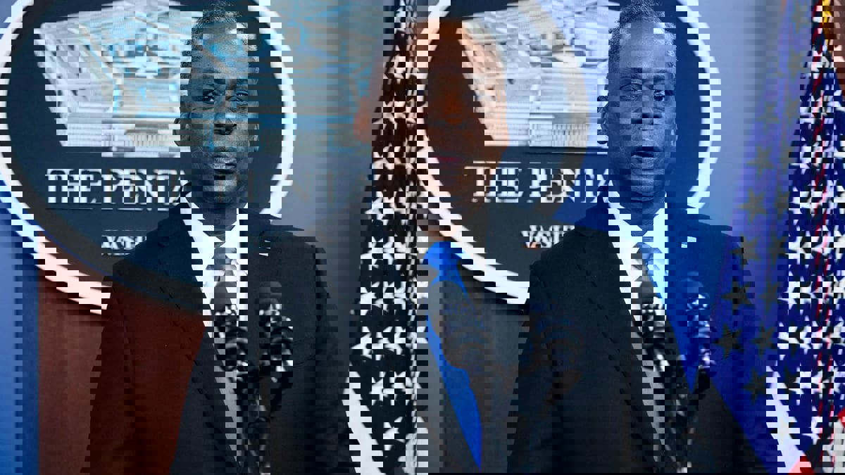 وزير الدفاع الأمريكي: القوات الروسية بدأت تتمركز استعدادا للهجوم على أوكرانيا