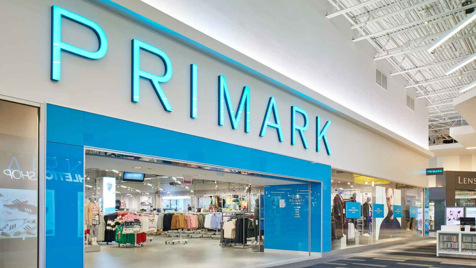 أشهر متاجر الأزياء تطلق مجموعة ملابس لذوي الإعاقات