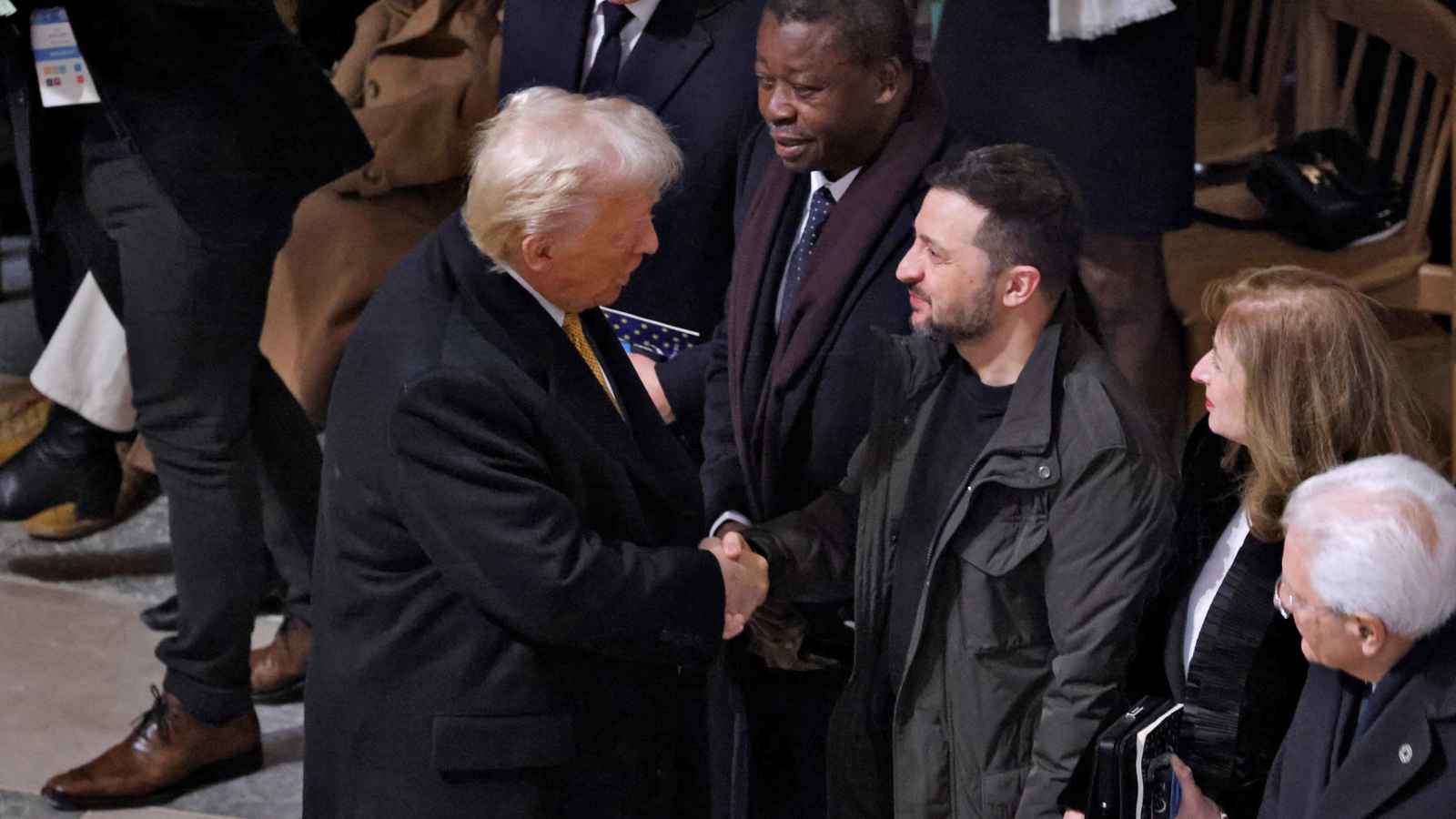 الرئاسة الأوكرانية: "مباحثات هاتفية" بين زيلينسكي وترامب