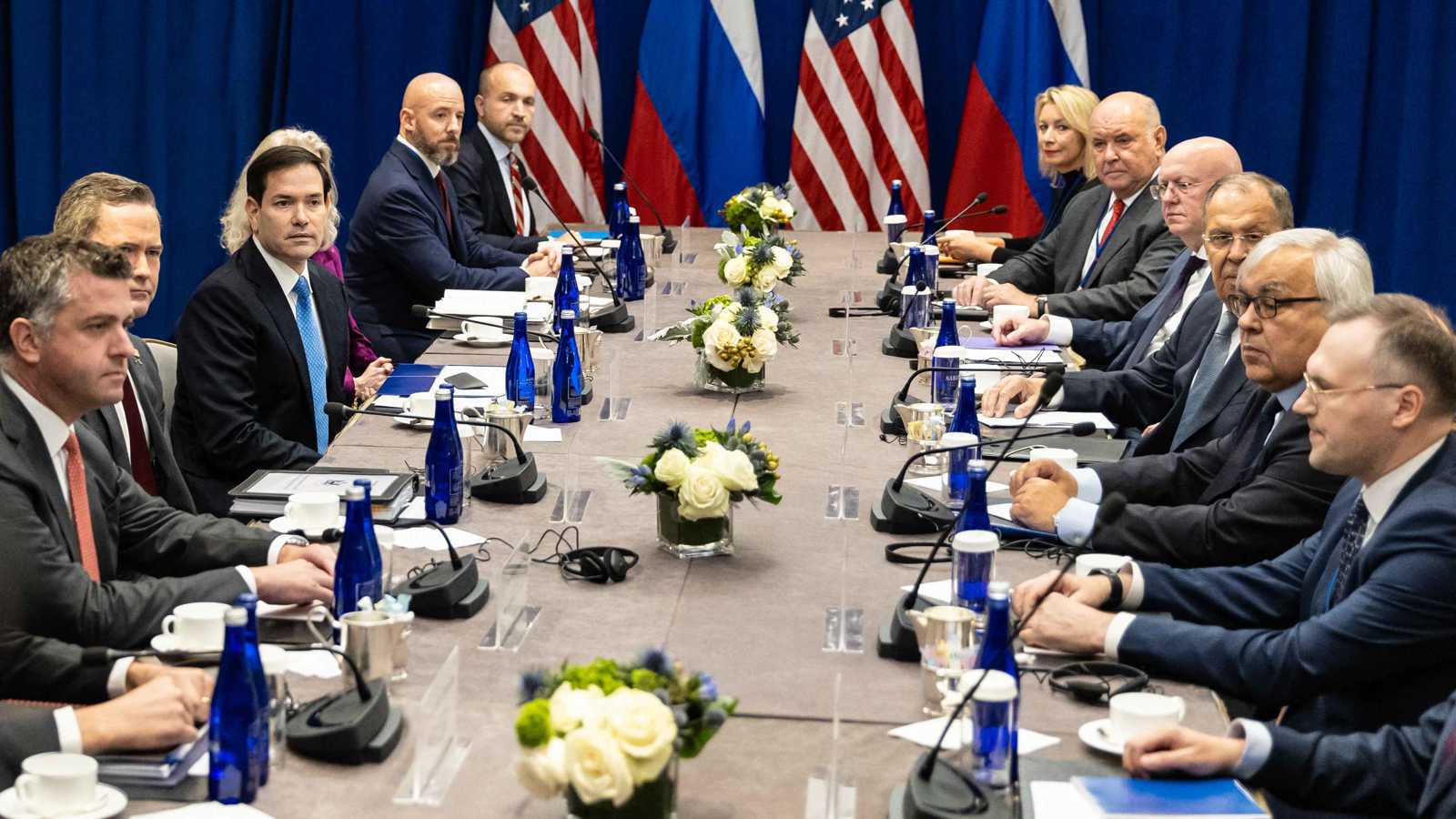 روبيو يحضّ نظيره الروسي على وقف "القتل" في أوكرانيا