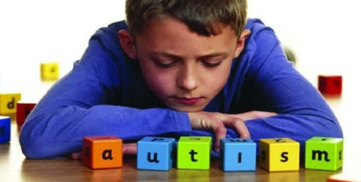 10 أخطاء ترتكبها الأم مع طفلها المصاب بالتوحد