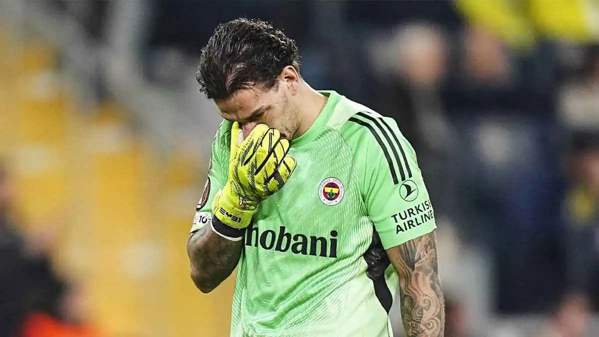 إيدرسون بقميص فنربخشة