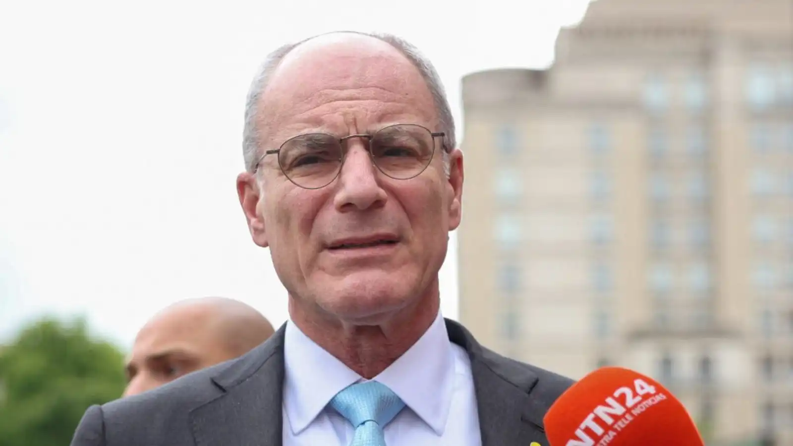 حاخام تورط بفضيحة سياسية.. إعلام عبري يفتح ملف مسؤول التفاوض مع لبنان