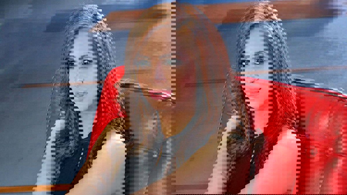 الشركة المنظمة تفاجئ آمال ماهر بعد انتهاء الحفل (فيديو)