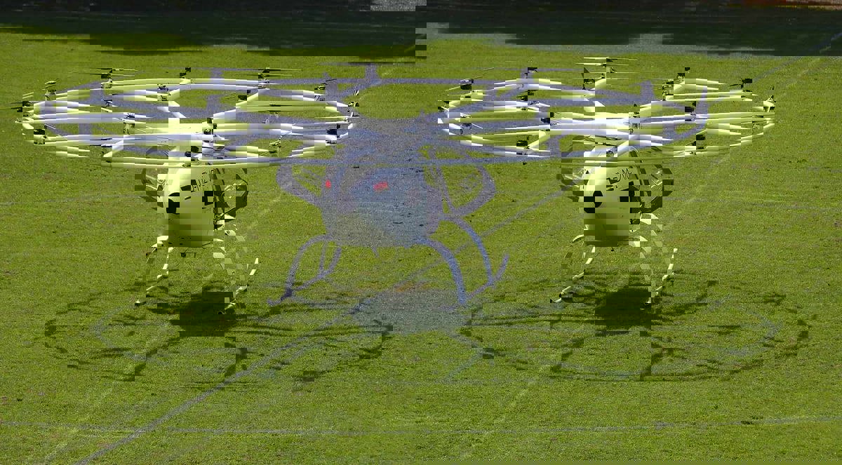 "التاكسي الجوي".. مشروع وسيلة نقل جديدة يثير جدلا واسعا في الجزائر