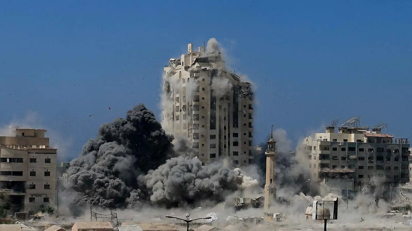 حماس تنفي وجود بنى عسكرية تحت أبراج غزة المستهدفة