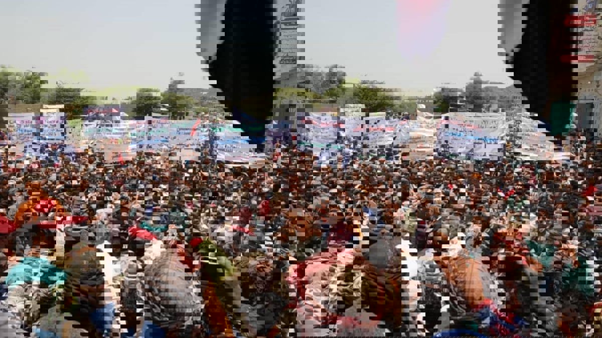 اليمن.. حجرية تعز تنتفض ضد ميليشيات الإخوان  (صور)