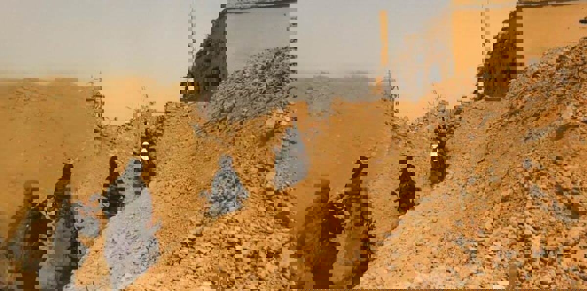 داعش يقصف موقعًا للجيش السوري في مطار دير الزور بغاز الخردل