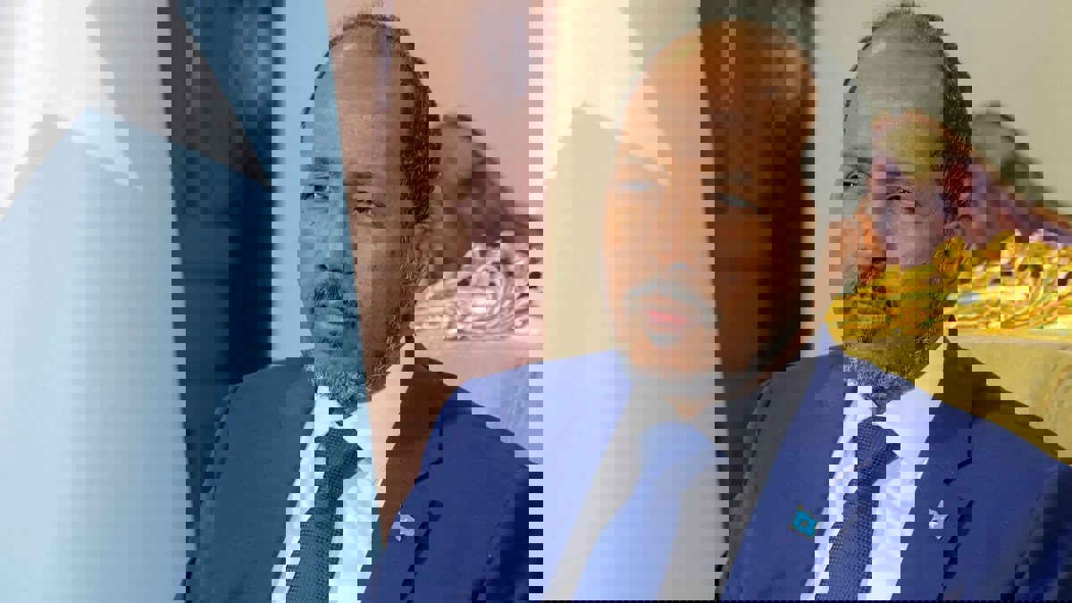 الرئيس الصومالي يعين حمزة عبدي بري رئيسا للوزراء