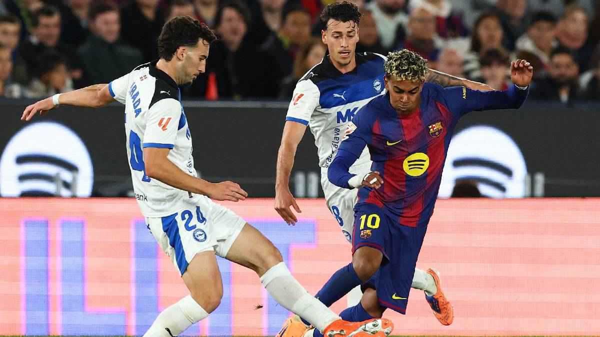 برشلونة يعبر عقبة ألافيس ويتصدر ترتيب الدوري الإسباني (فيديو)