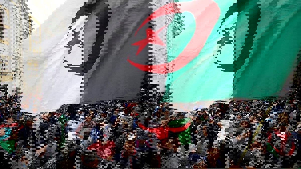 غضب في نقابة القضاة بالجزائر بعد نقل مدعٍ عام طالب بتبرئة محتجين